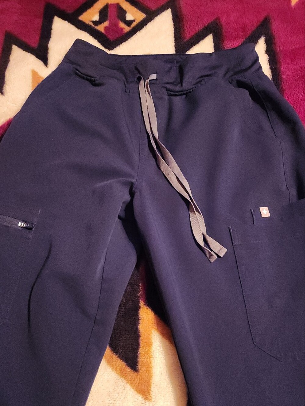 EUC Small Figs Women's Short Sleeve Scrub Top and Pants - Navy. - Picture 5 of 12